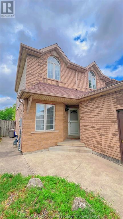 1010 Silverdale, Windsor, ON N9G 2R8
