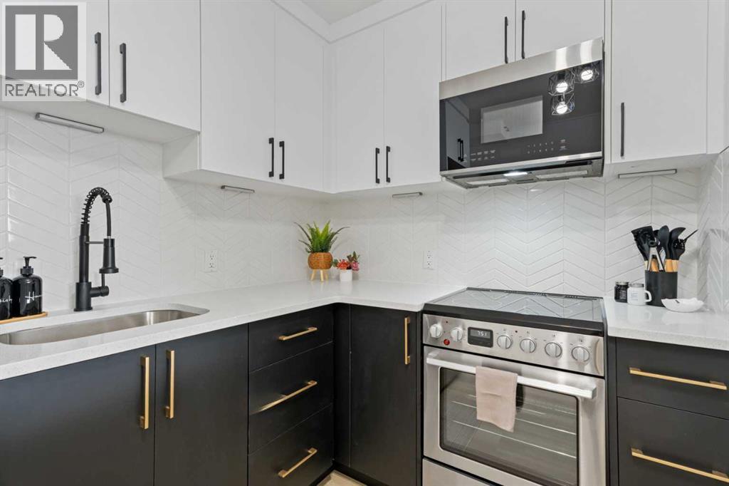 1530 26 Avenue Sw Unit 2, Calgary, AB T2T 1C5