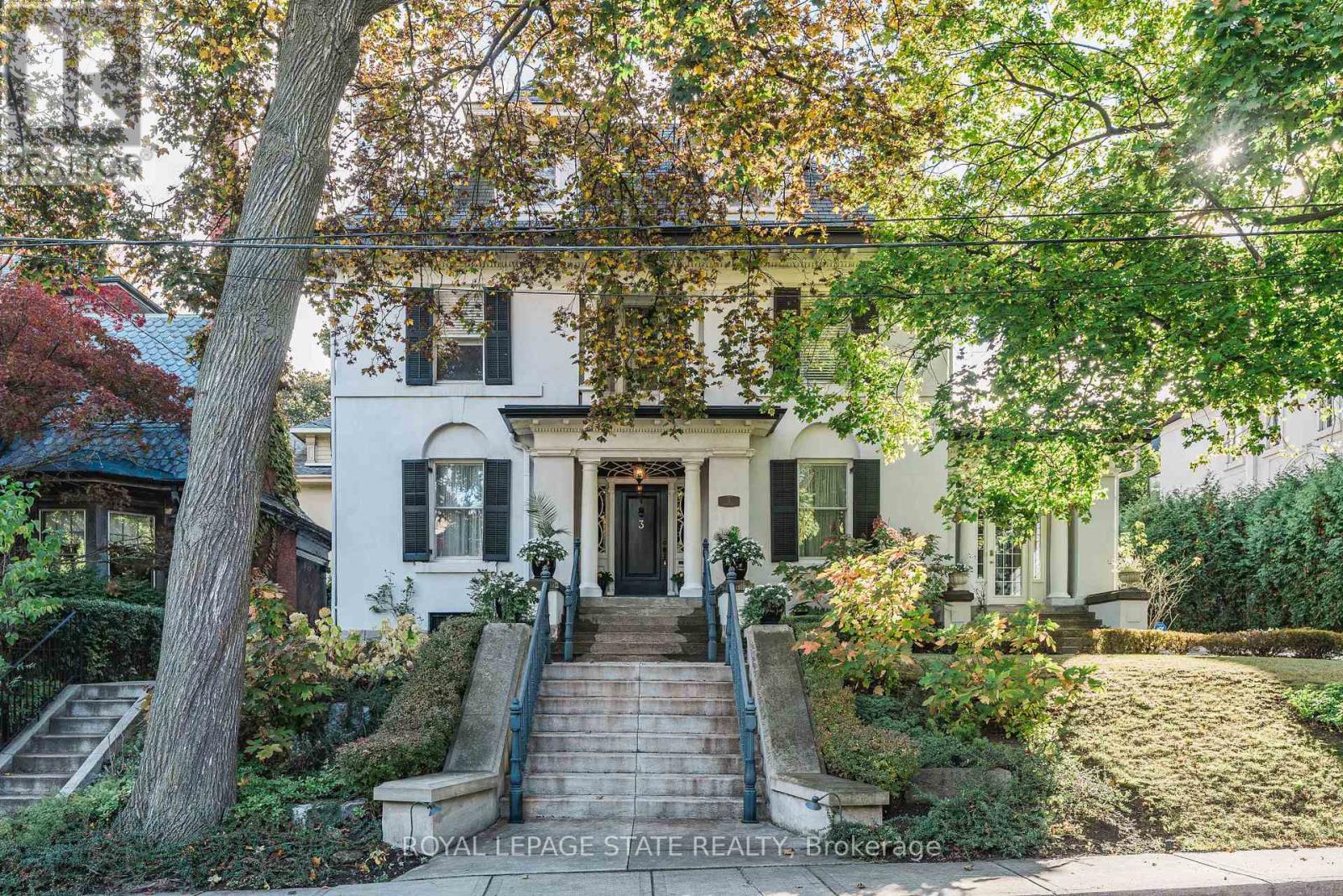 3 Turner Ave, Hamilton, ON L8P 3K4