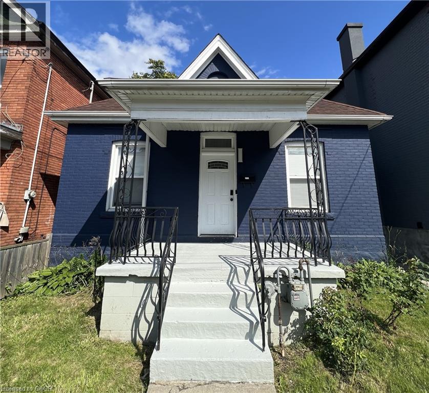 44 Madison Ave, Hamilton, ON L8L 5Y4