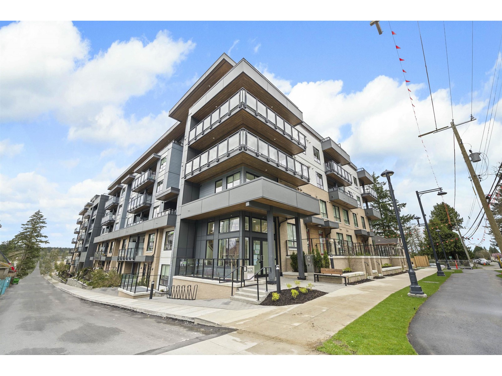 9456 134 St, Surrey, BC V3V 0G8