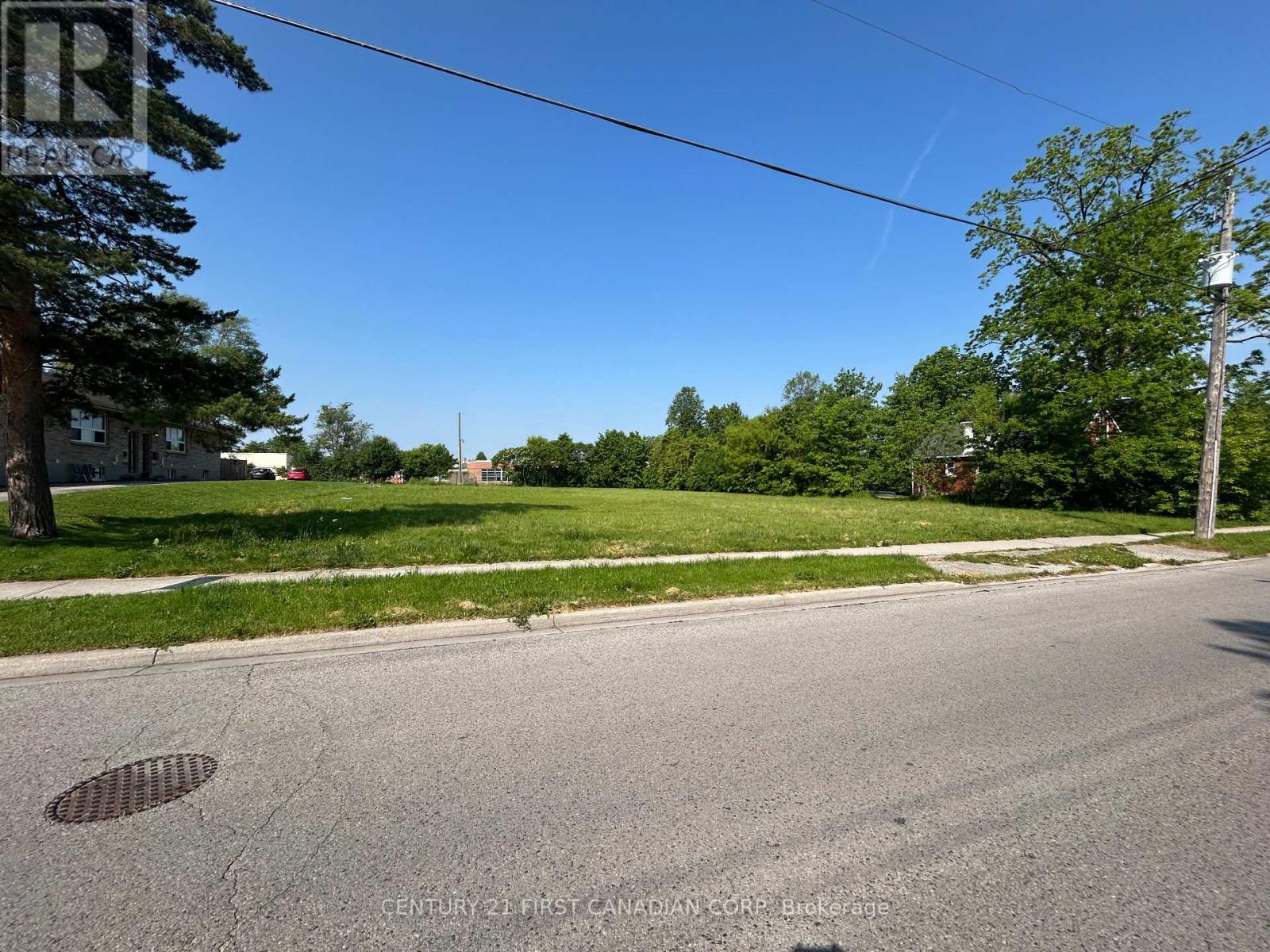 225 Greenwood Ave, London, ON N6J 3G5