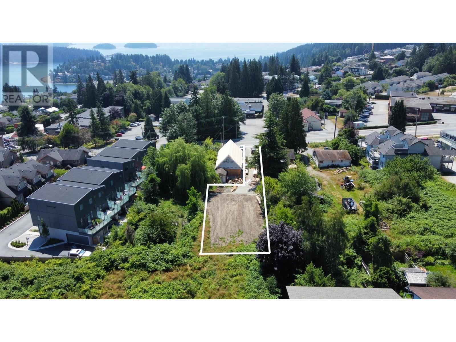 746 Gibsons Way, Gibsons, BC V0N 1V9