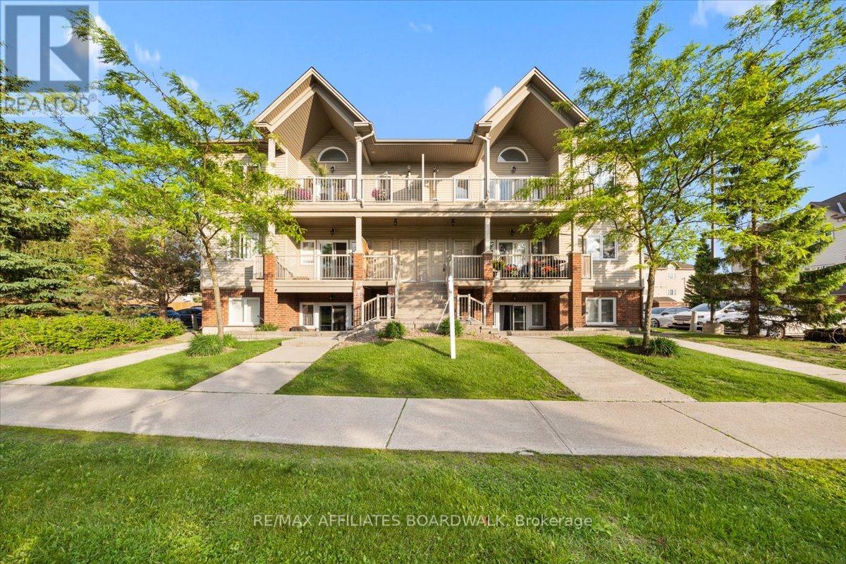 241 Crestway Drive #i, Ottawa, ON K2G 0A9