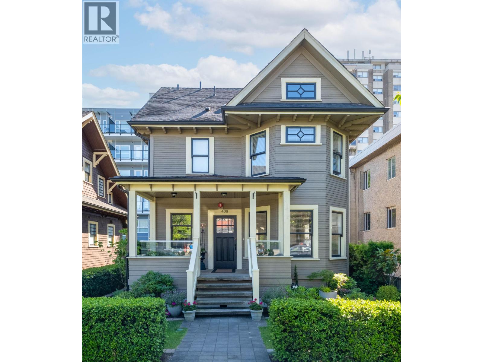 408 Eighth St, New Westminster, BC V3M 0K1