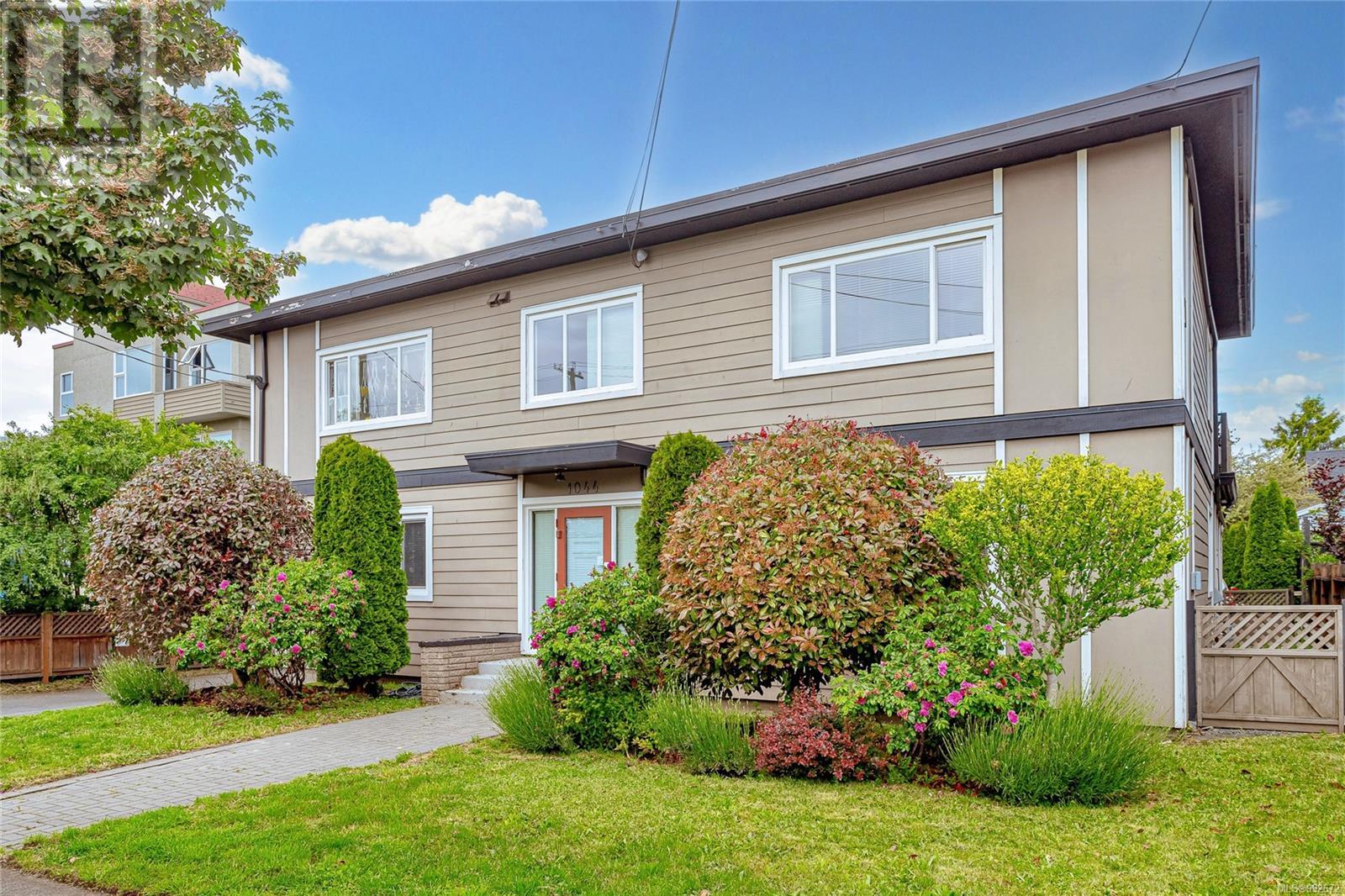 1044 Hillside Ave, Victoria, BC V8T 2A5