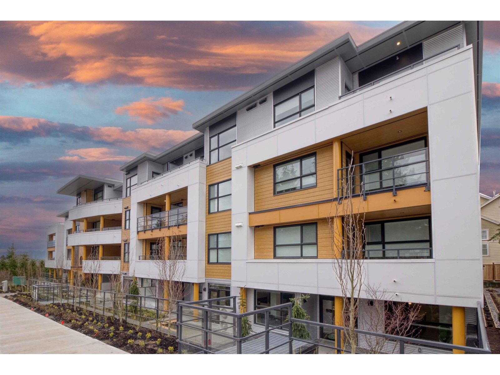 2620 152 Street Unit 415, Surrey, BC V4P 0H8