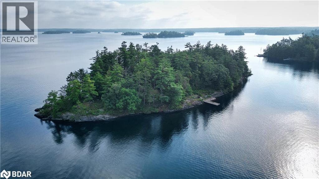 1 Island 3lm Is, Gravenhurst, ON P1P 1R2