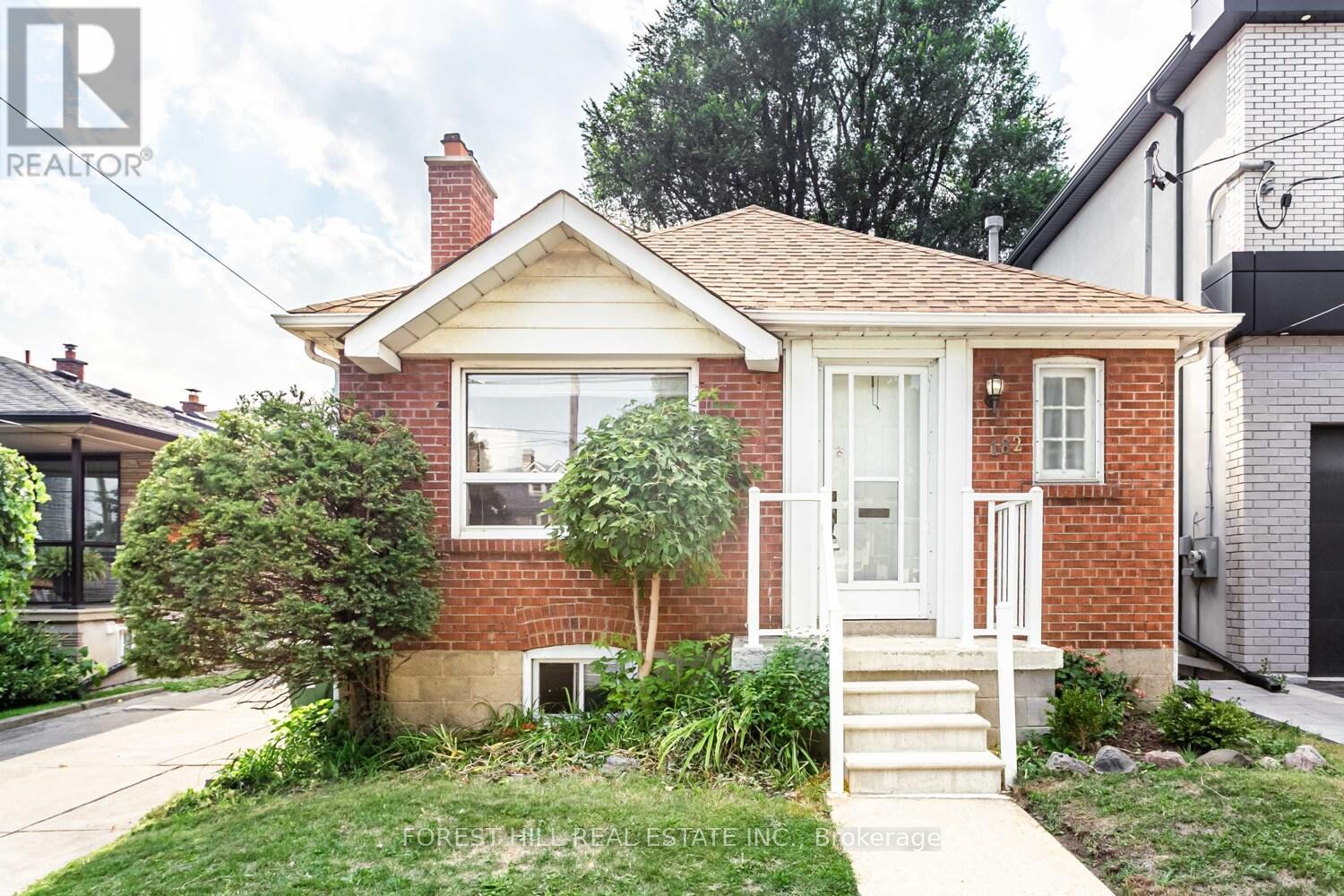 182 Park Lawn Rd, Toronto, ON M8Y 3J2