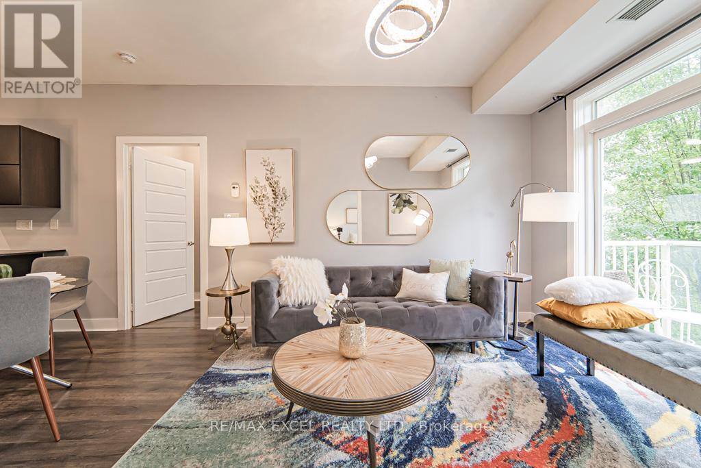 244 28 Prince Regent St, Markham, ON L6C 0V5