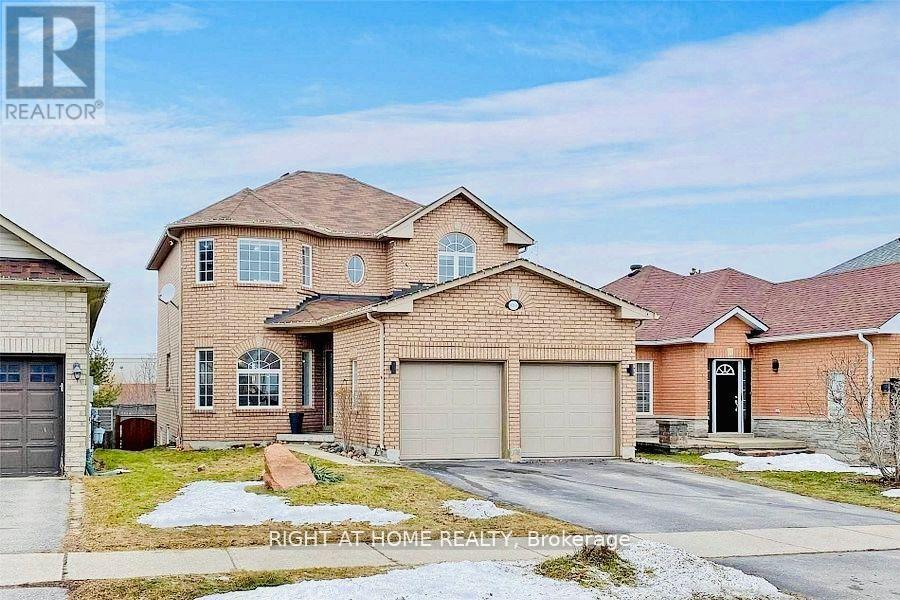 1269 Gina St, Innisfil, ON L9S 1T1