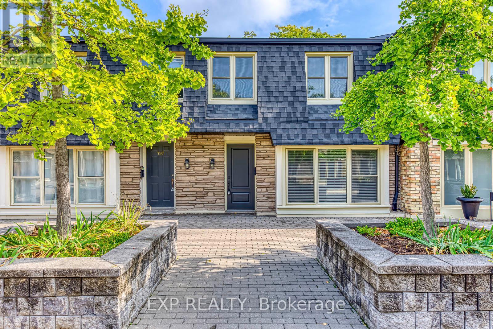 795 795 Hyde Rd, Burlington, ON L7S 1S6