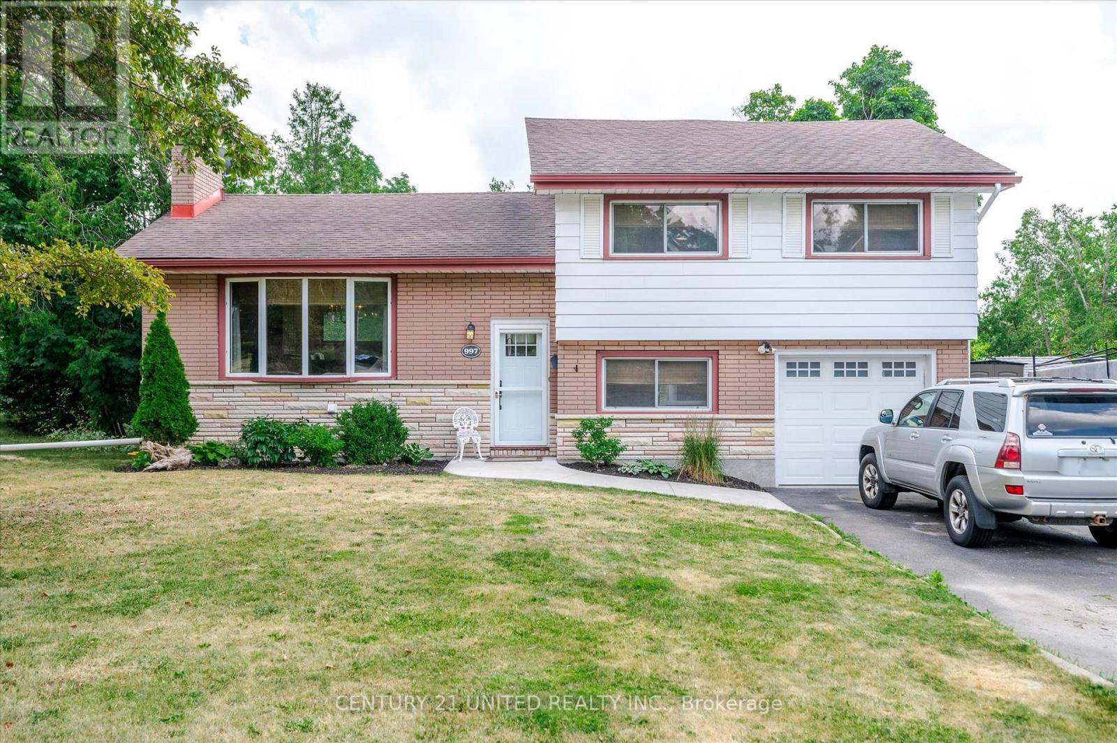 997 Weller St, Peterborough, ON K9J 4Y3