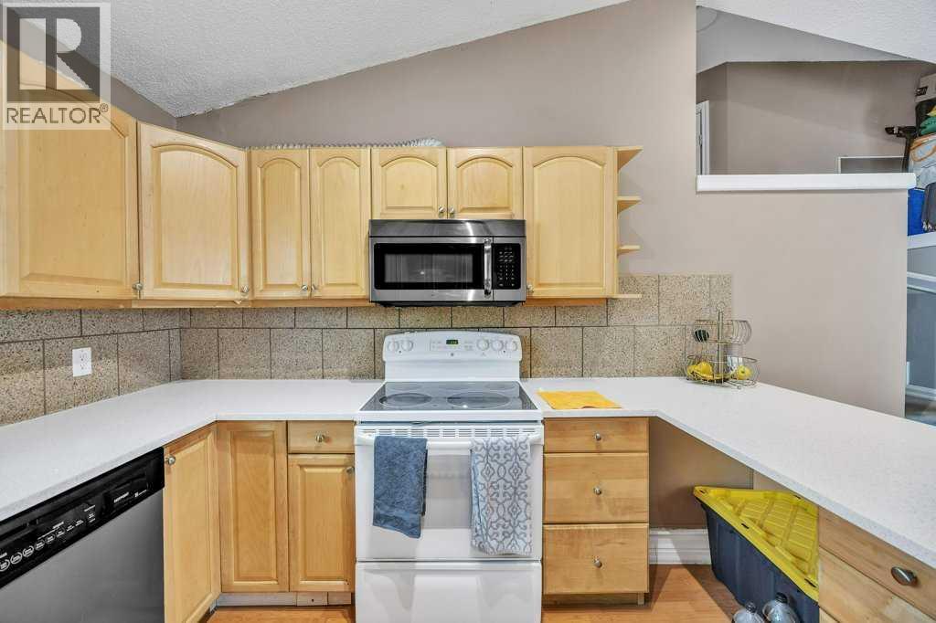 32 Martindale Blvd NE, Calgary, AB T3J 3H3