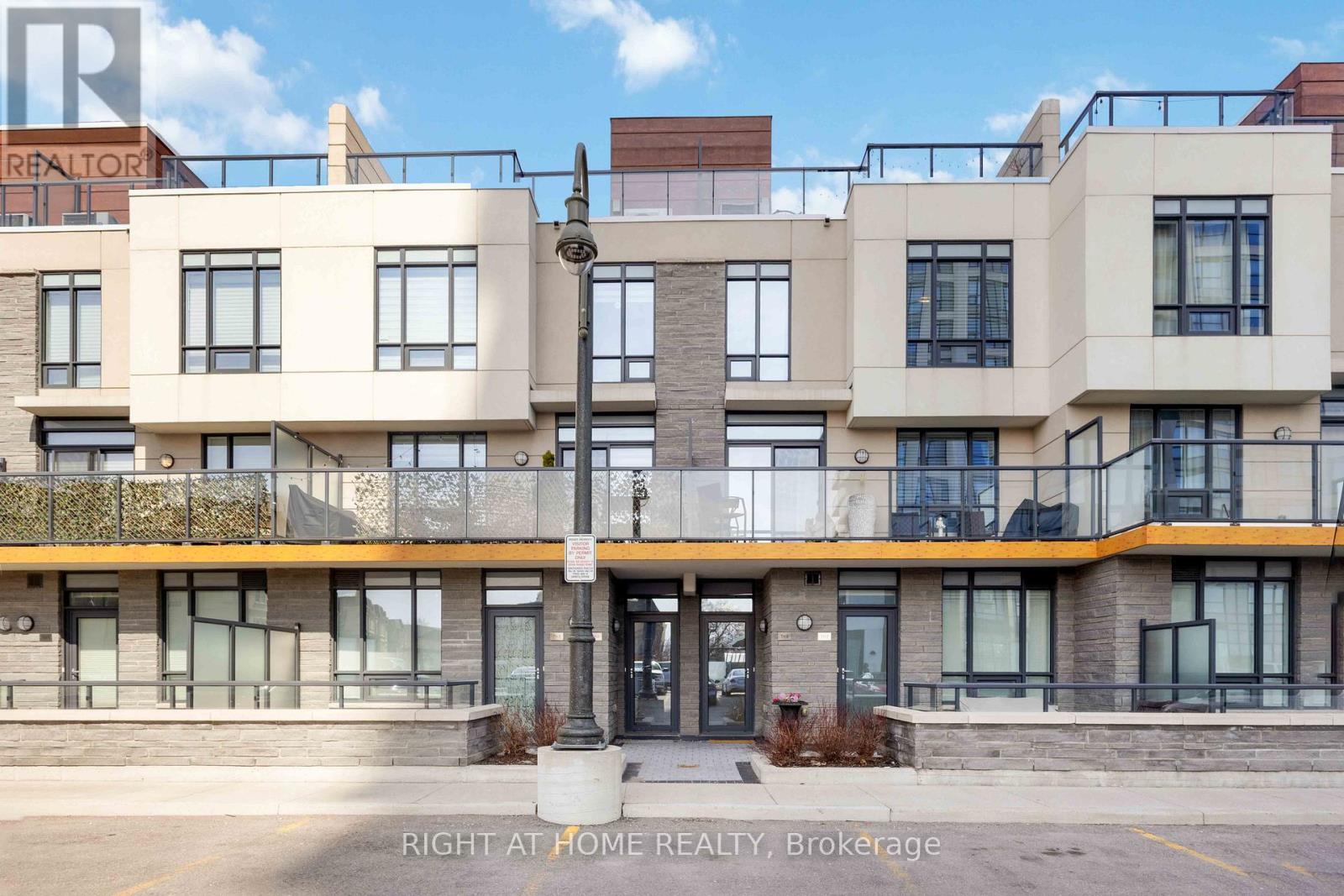 1245 Bayly St Unit 8 St, Pickering, ON L1W 0B5