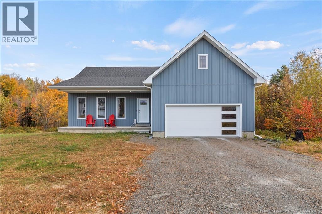 27 Hemlock St, Penniac, NB E3A 4X5