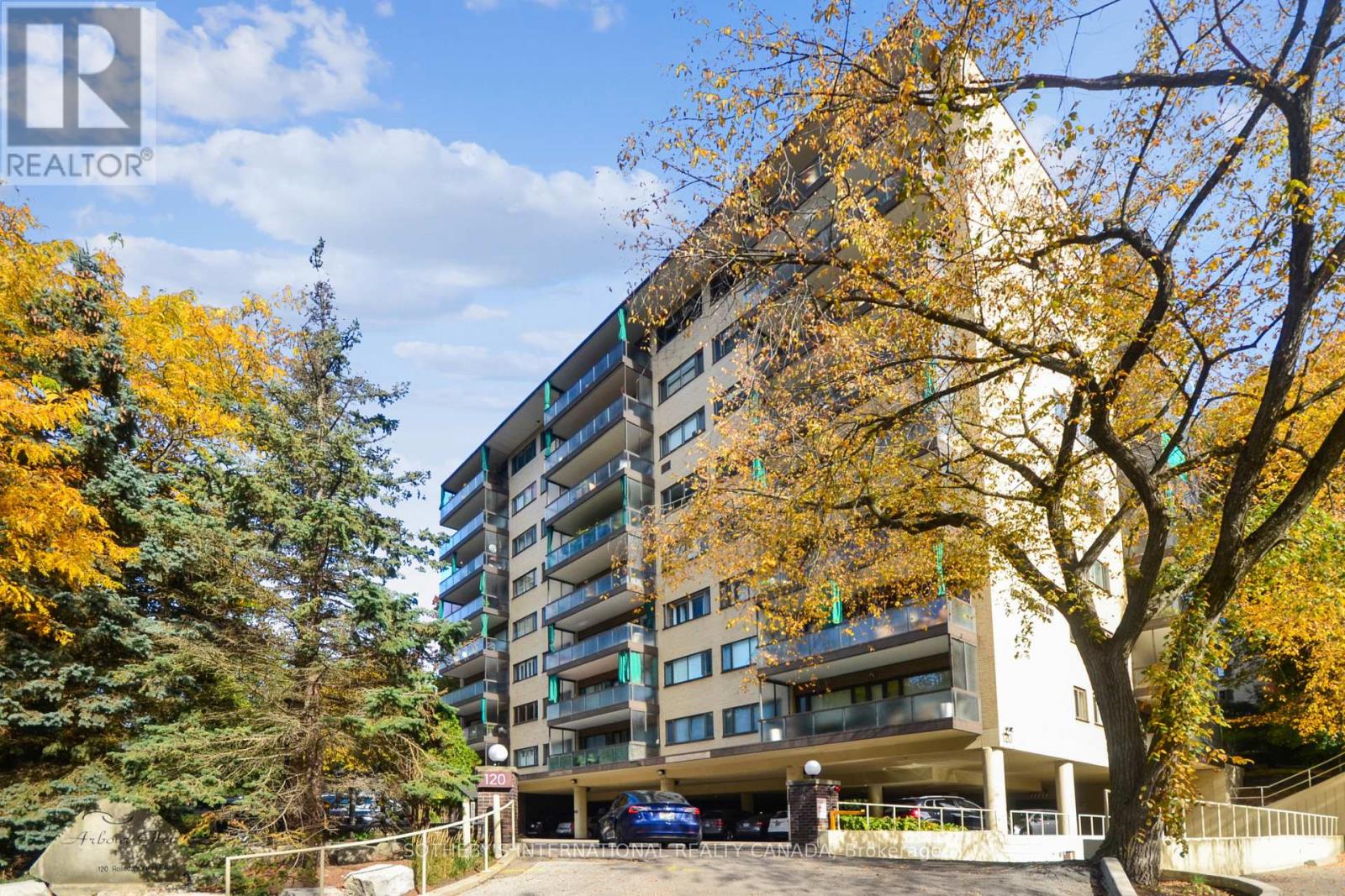 512 120 Rosedale Valley Rd, Toronto, ON M4W 1P8