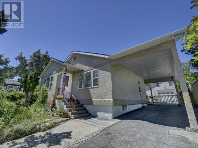 6476 Kootenay St, Oliver, BC V0H 1T5