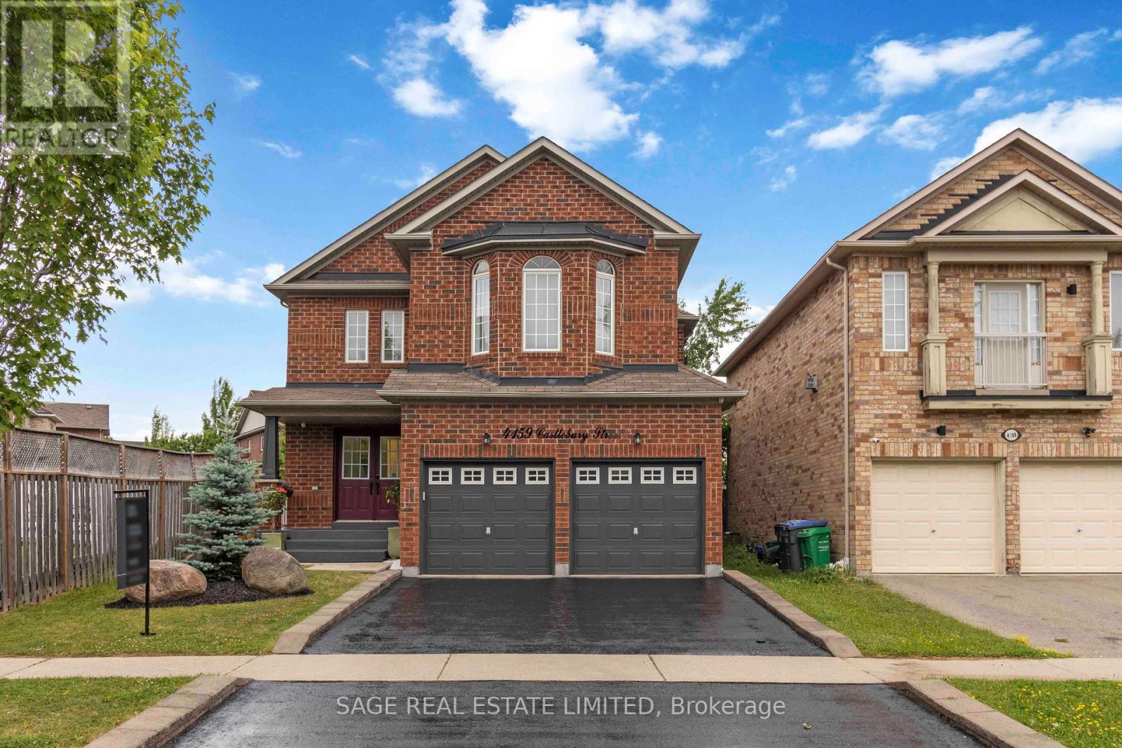 4159 Castlebury St, Mississauga, ON L5V 3C4