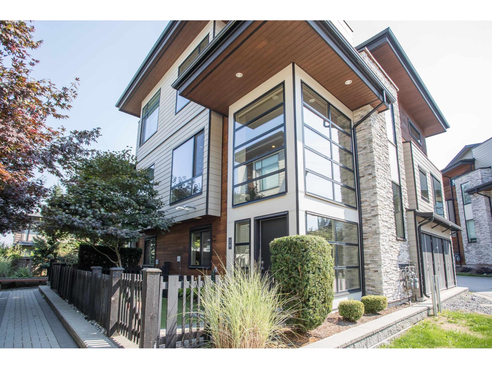 15688 28 Avenue Unit 28, Surrey, BC V3Z 0N1