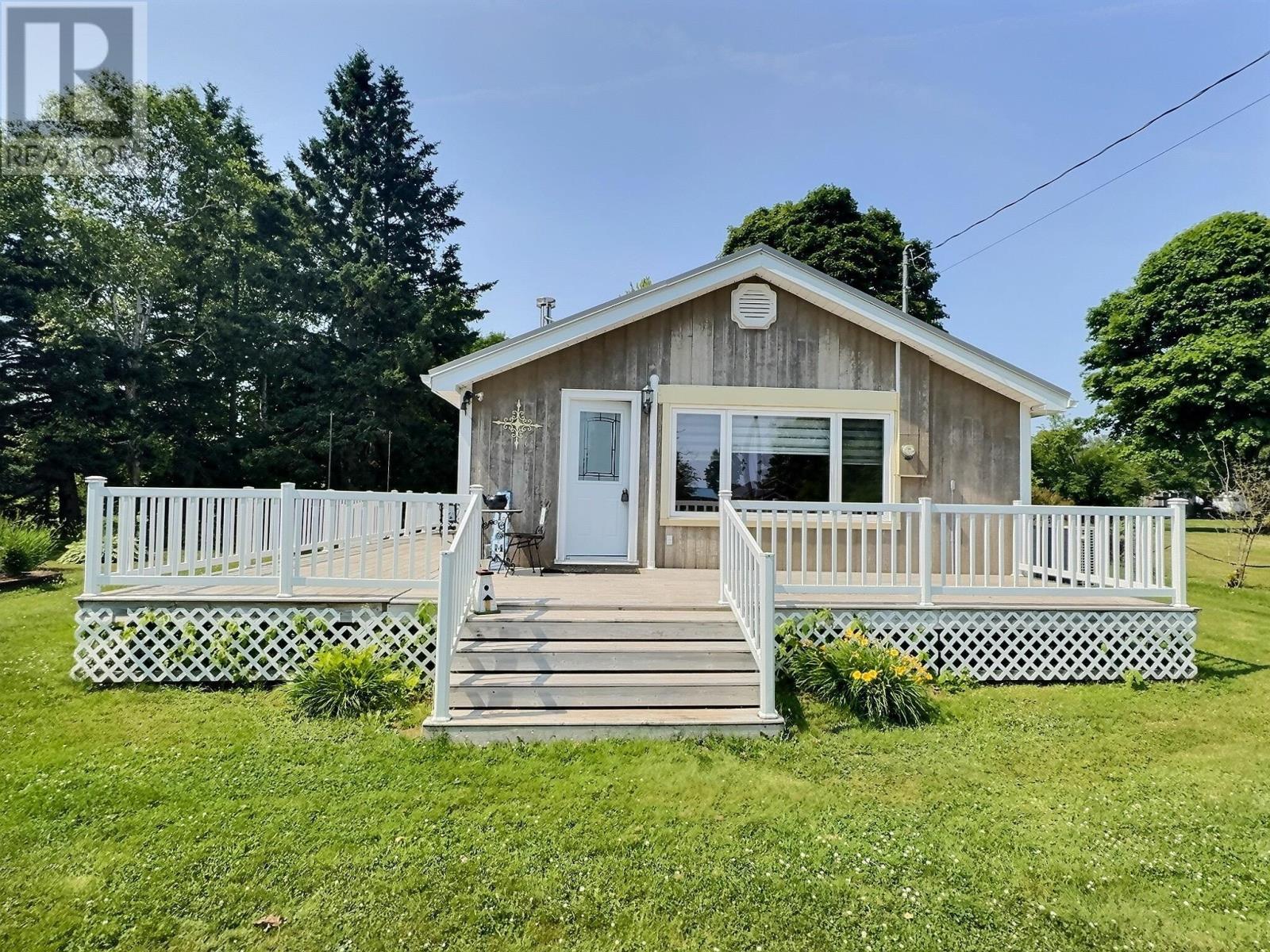 30 Murphys Ln, Canoe Cove, PE C0A 1H7