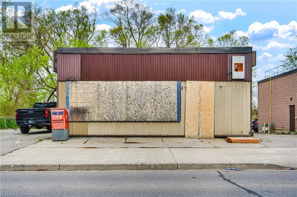 27-29 Queen St W, Cambridge, ON N3C 1G2