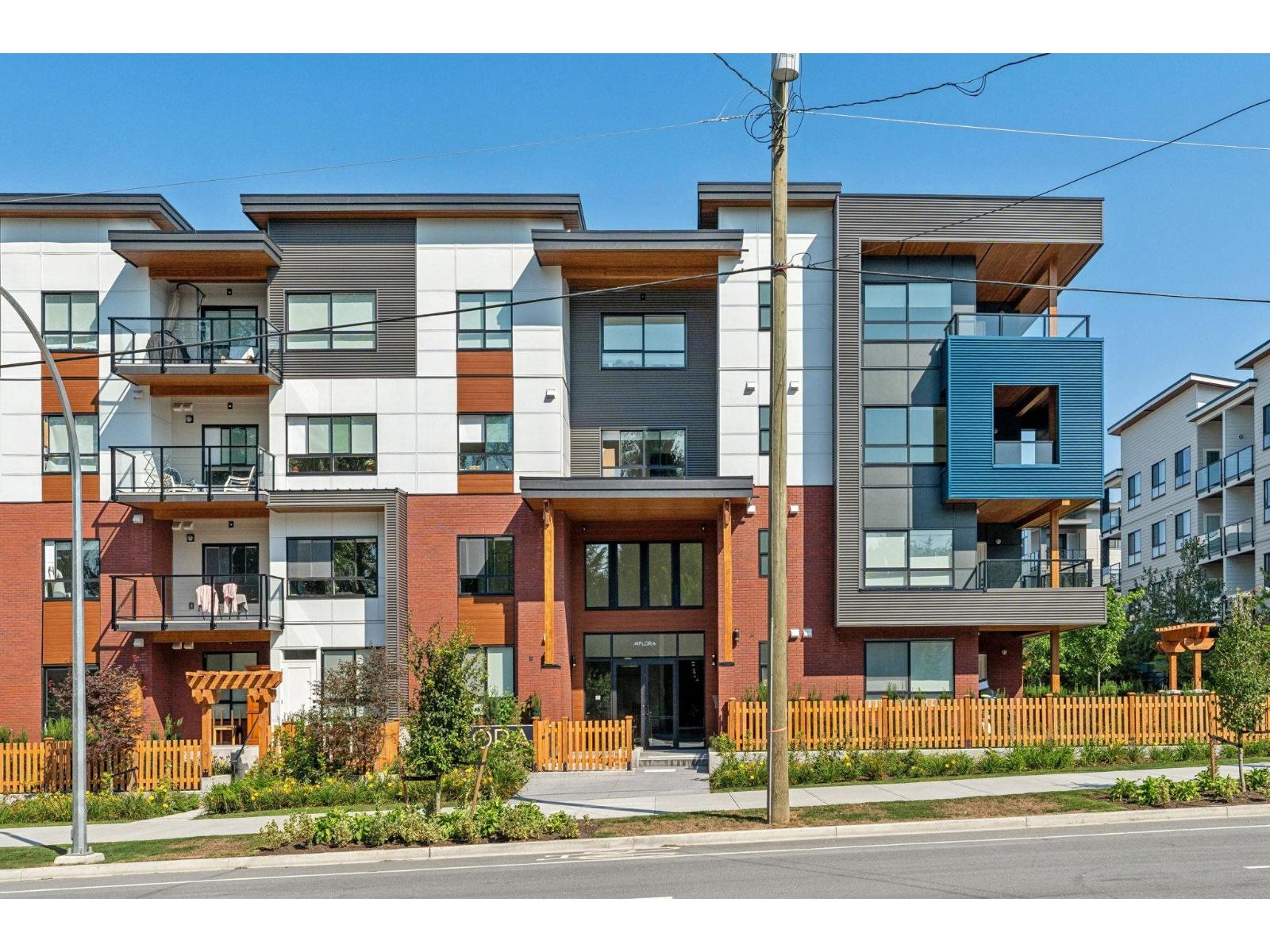 20286 72b Avenue Unit 204, Langley, BC V2Y 1T2
