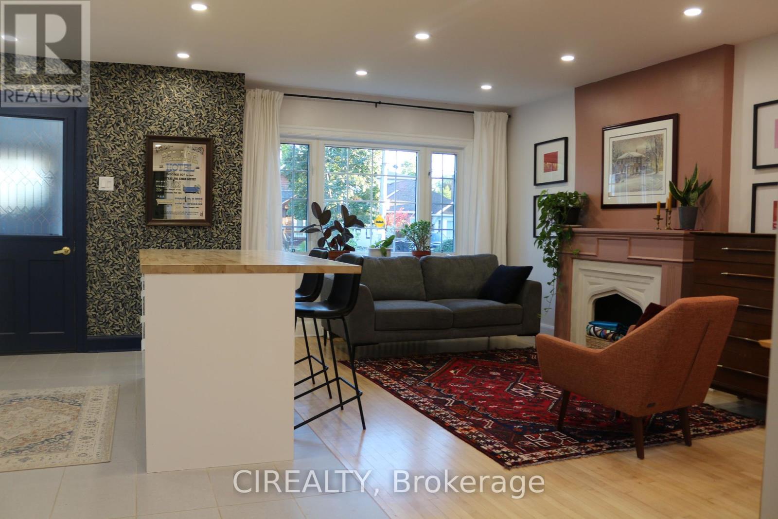 140 Ellins Ave, Toronto, ON M6N 2B1