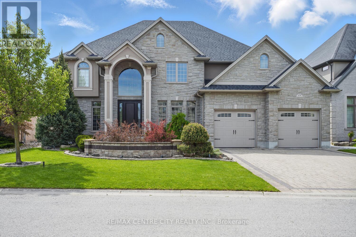 458 Eagletrace Dr, London, ON N6G 0E5
