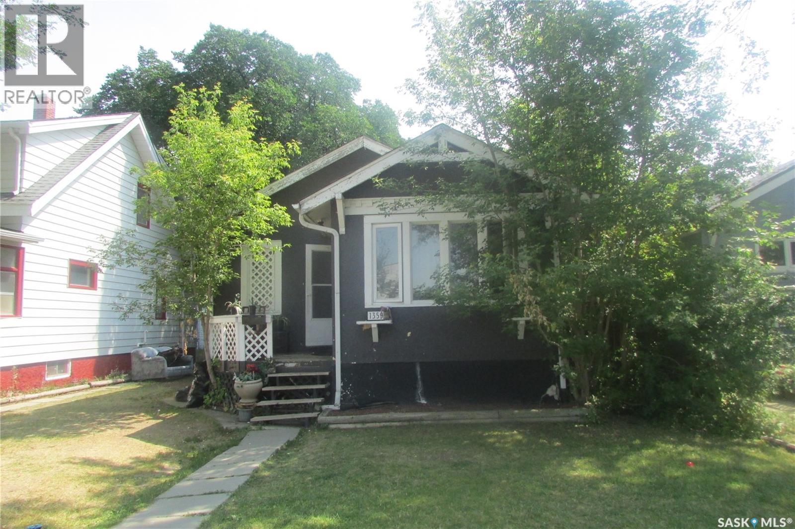 1359 Elphinstone St, Regina, SK S4T 3M5