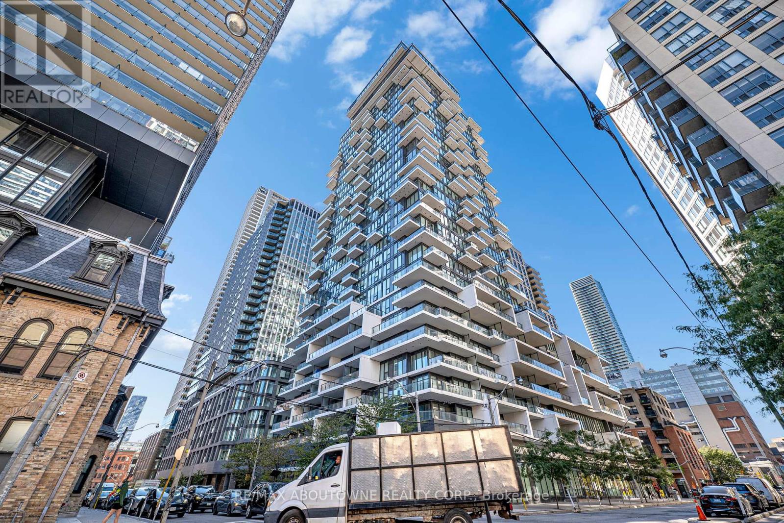 1516 77 Shutter St, Toronto, ON M5B 0B8