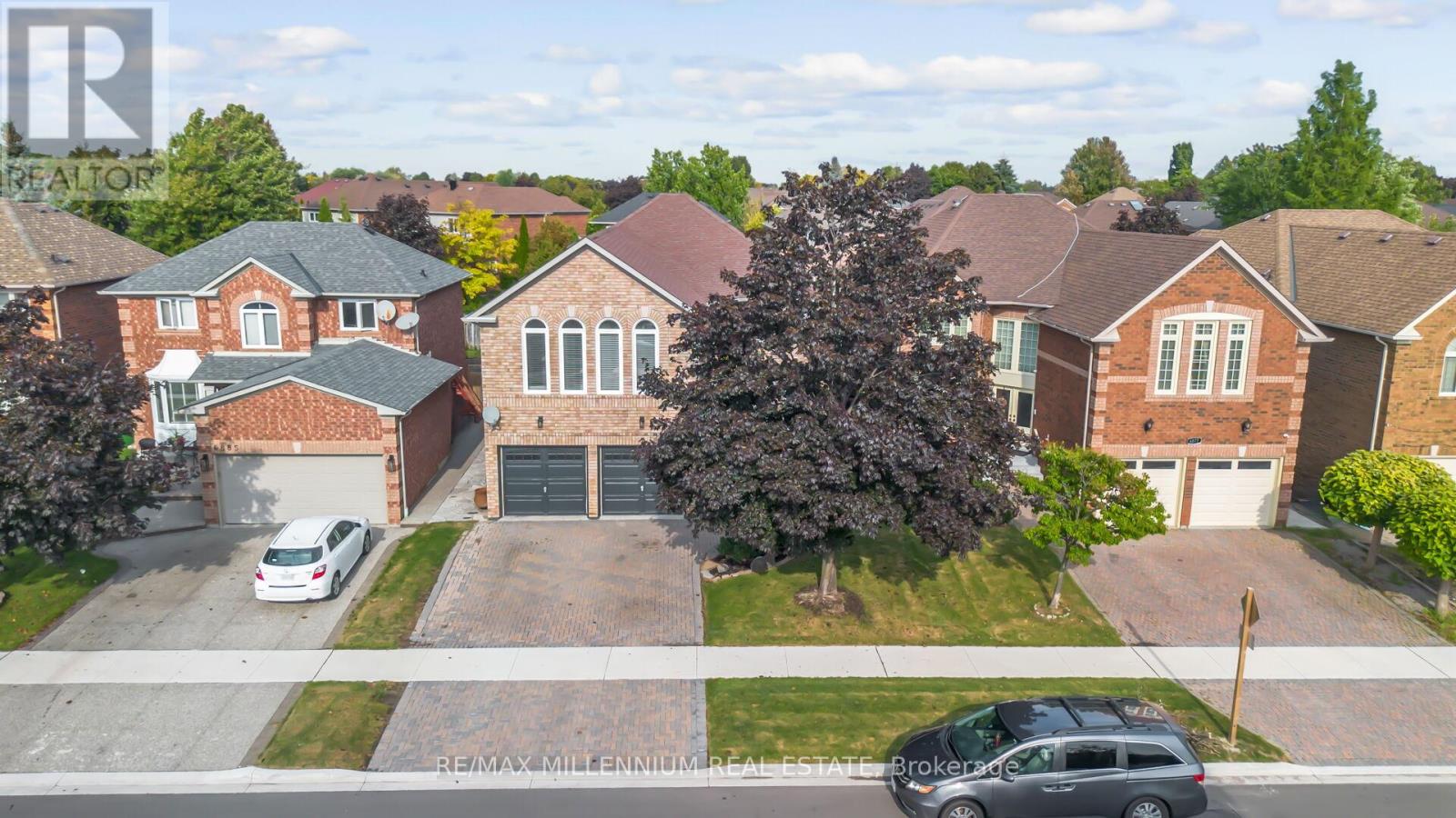 6881 Forest Park Dr, Mississauga, ON L5N 6X7
