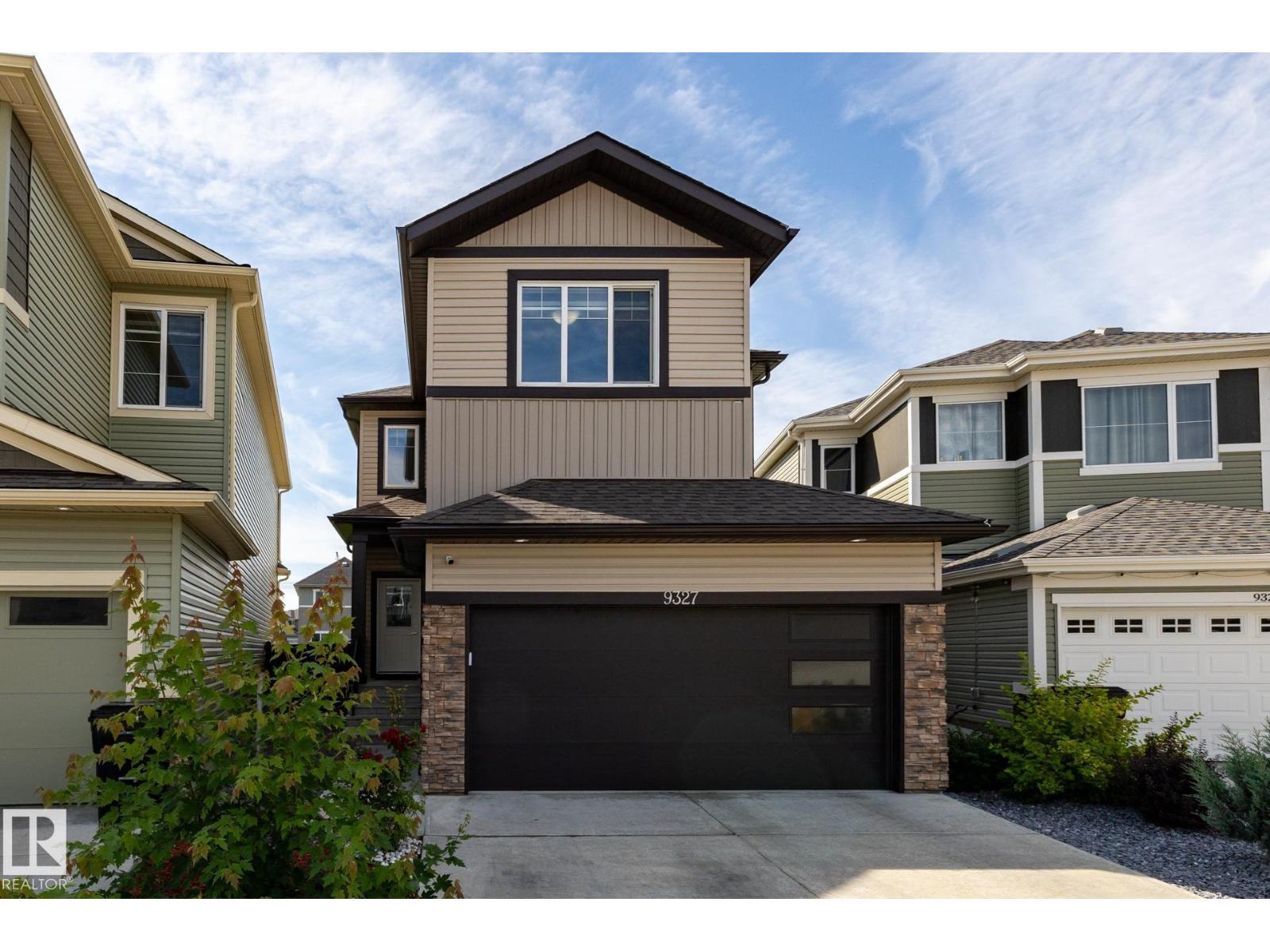 9327 Cooper Bend Bn SW, Edmonton, AB T6W 4A4
