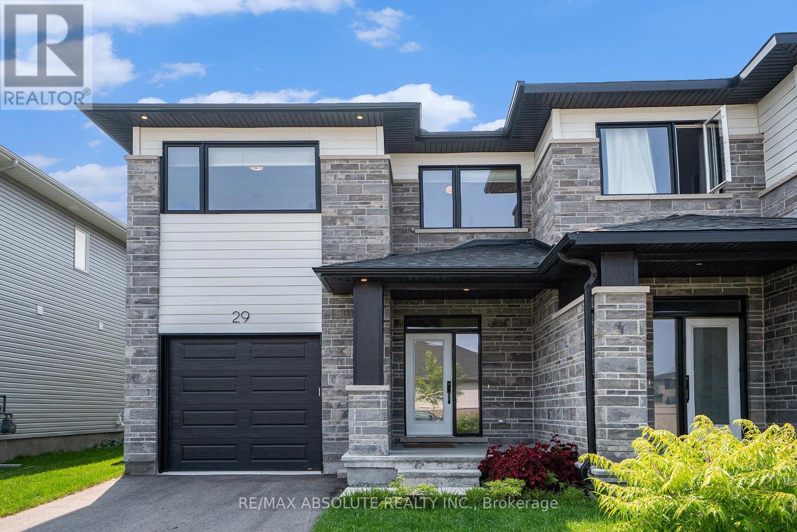 29 Mac Beattie Dr, Arnprior, ON K7S 0J3