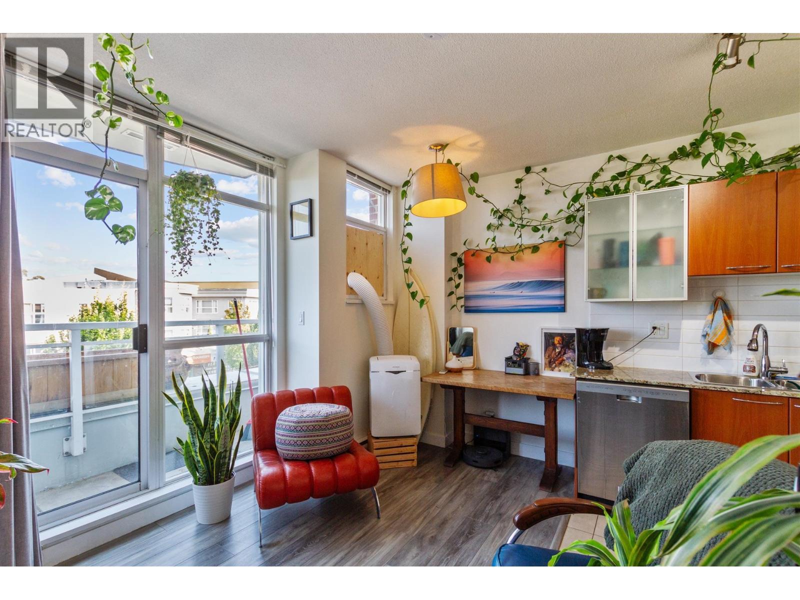 1432 Kingsway Unit 351, Vancouver, BC V5N 5Y6