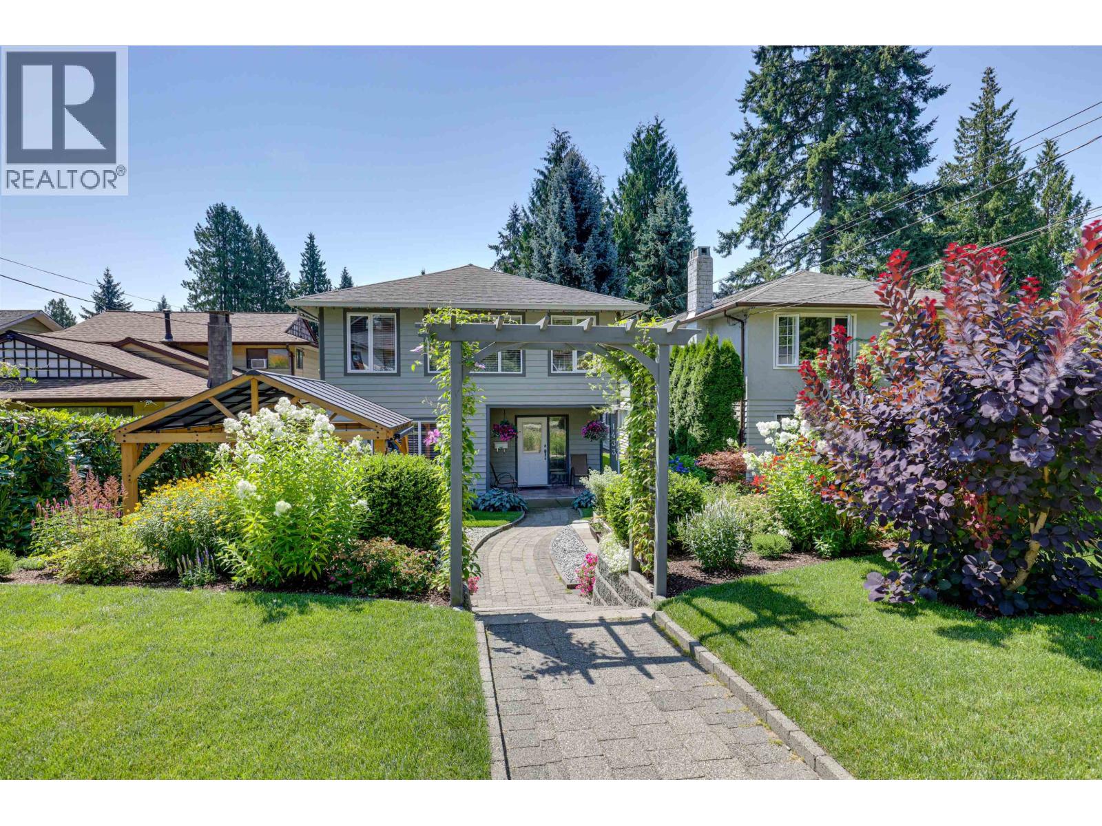 1433 Doran Rd, North Vancouver, BC V7K 1N1