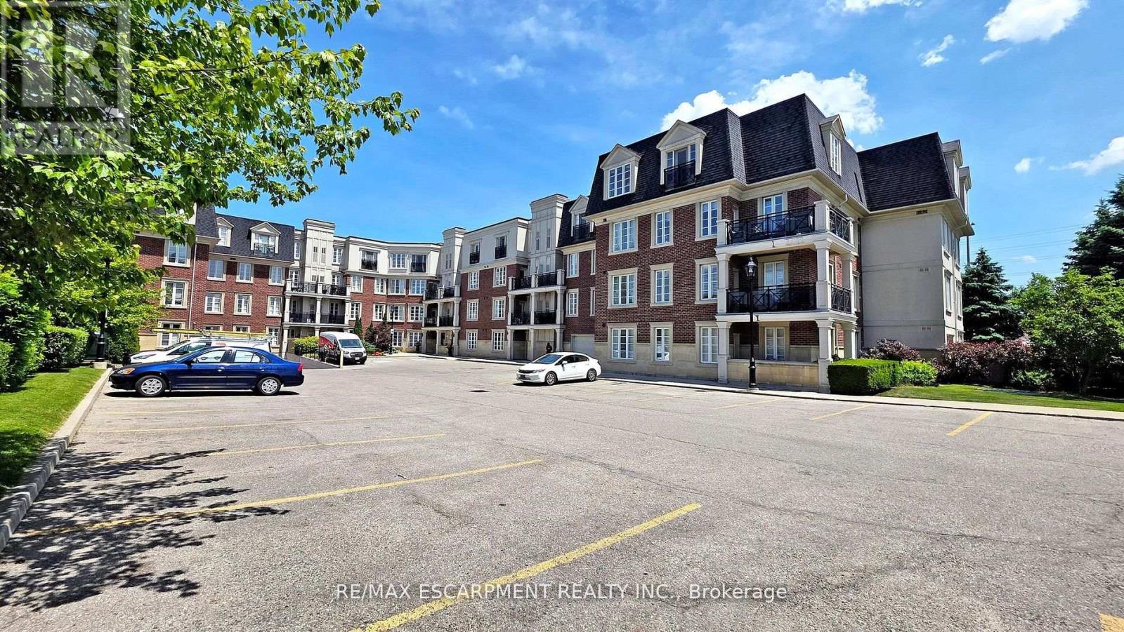 218 3351 Cawthra Rd, Mississauga, ON L5A 4N5