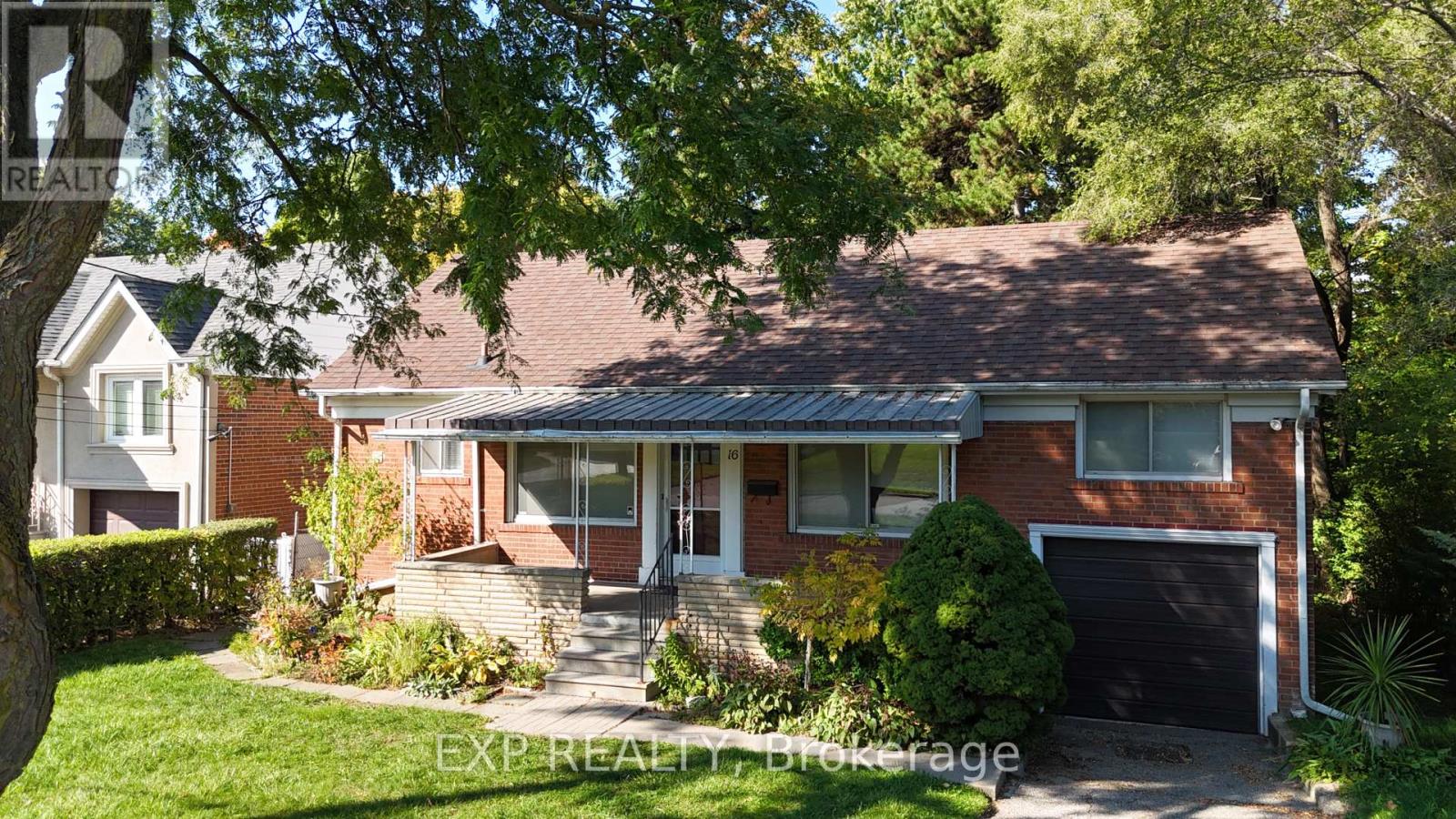 16 King Georges Dr W, Toronto, ON M6M 2G9