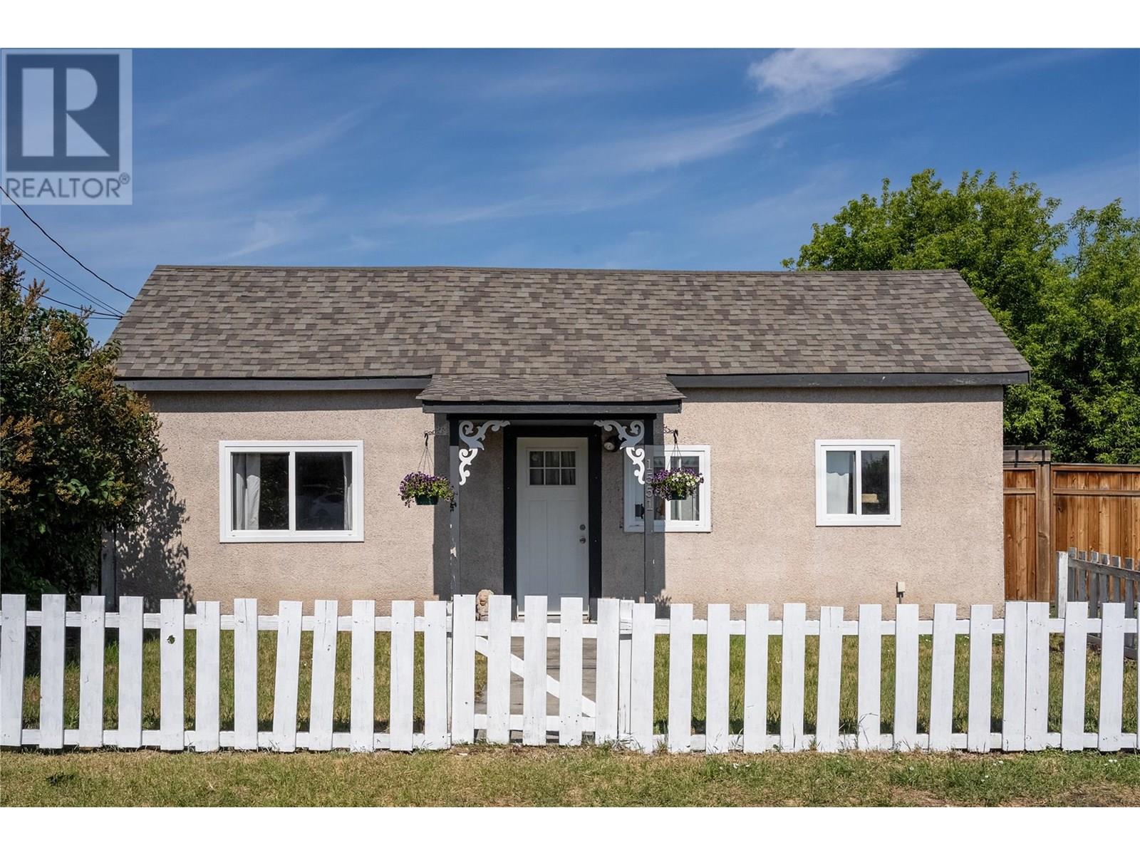 1551 Blair St, Merritt, BC V1K 1B8