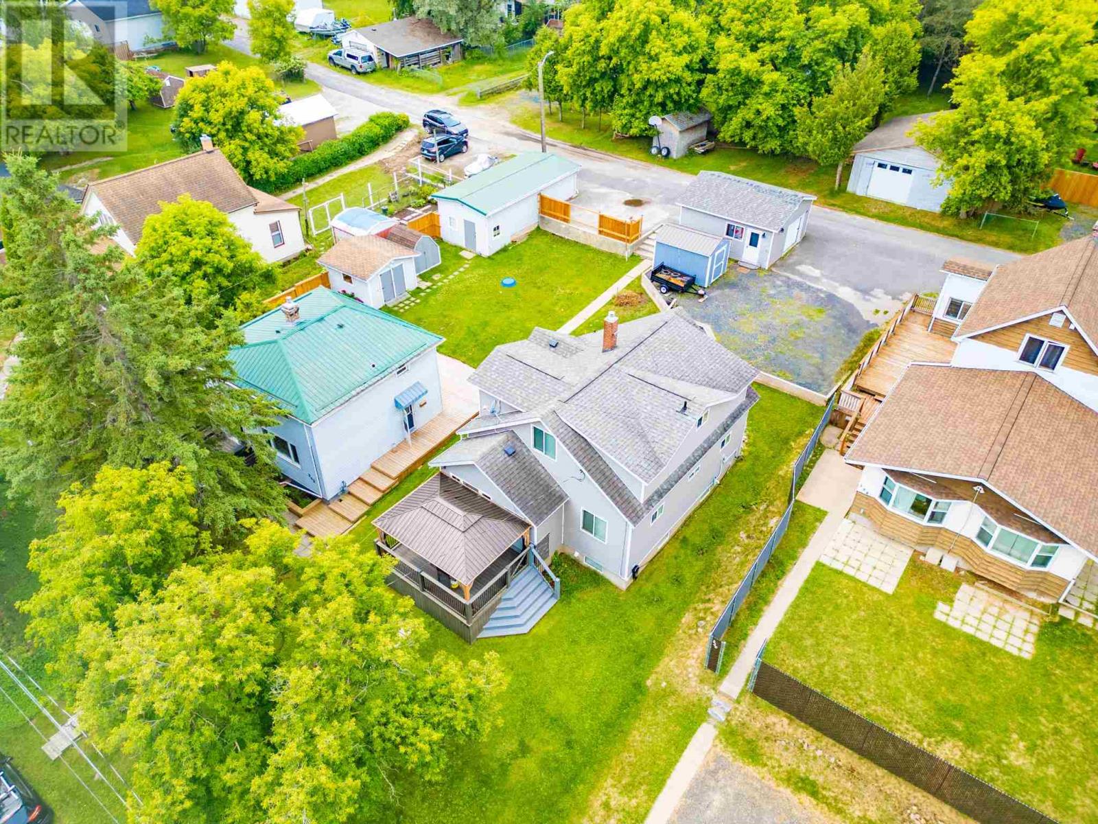 338 Eighth Ave S, Kenora, ON P9N 2H6