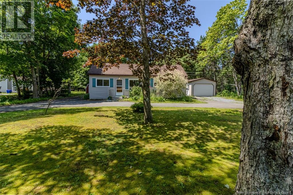 361 Hampton Rd, Quispamsis, NB E2E 4T9