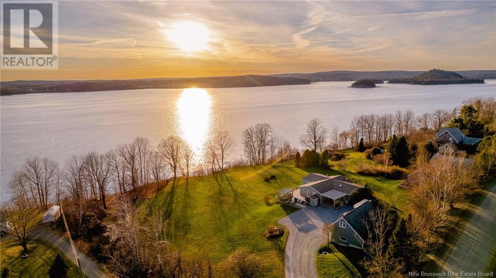 210 Hills Point Rd, Oak Bay, NB E3L 4J2