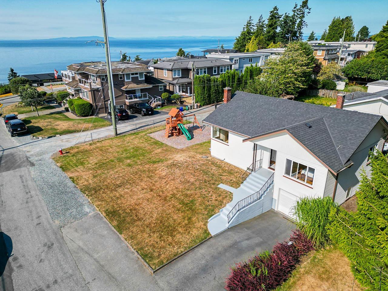 1033 Cypress St, White Rock, BC V4B 4H1