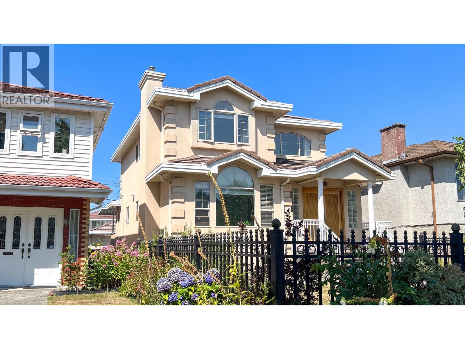 2083 E 53rd Ave, Vancouver, BC V5P 1X6