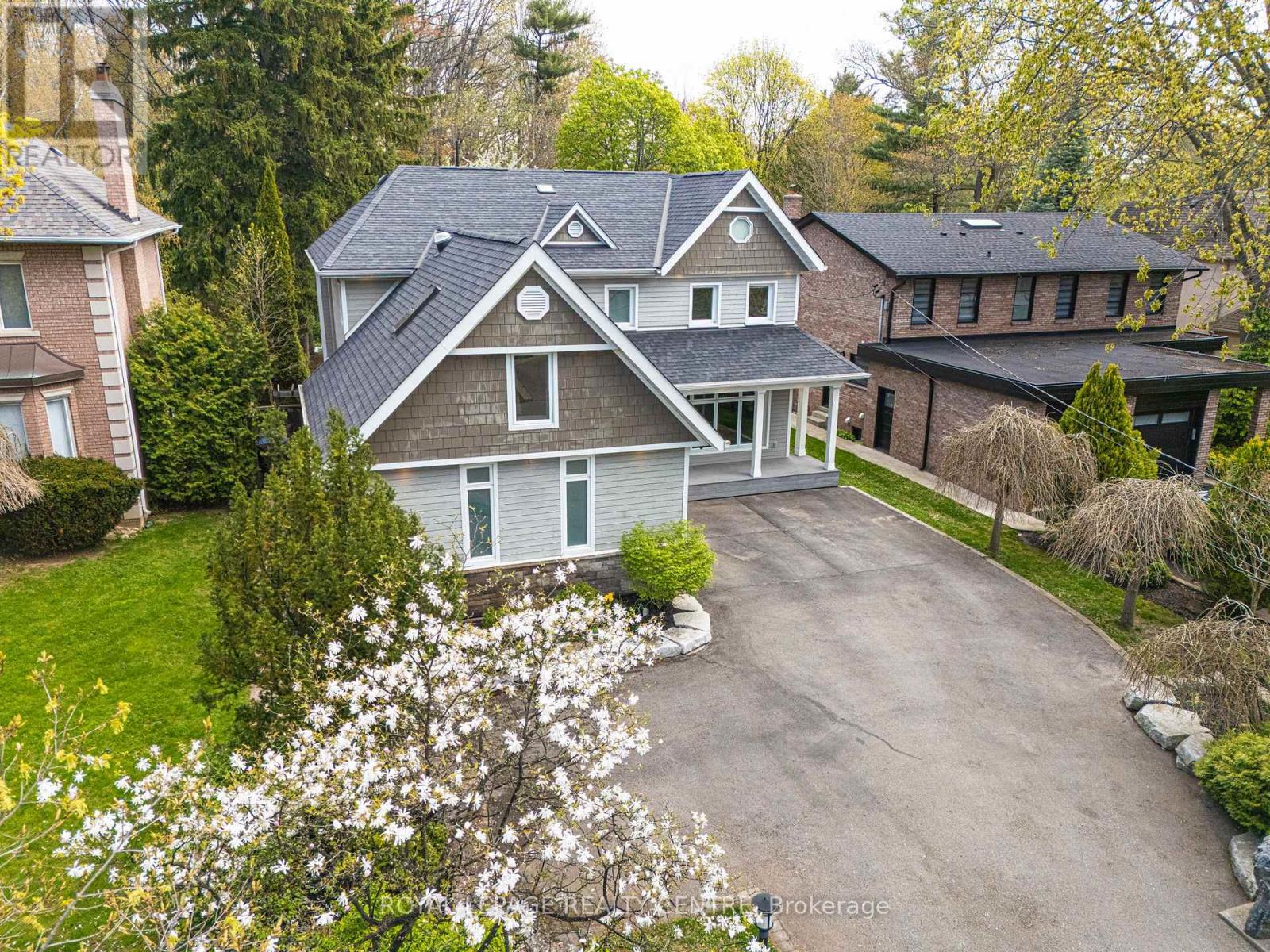 1593 Glenburnie Rd, Mississauga, ON L5G 3C9