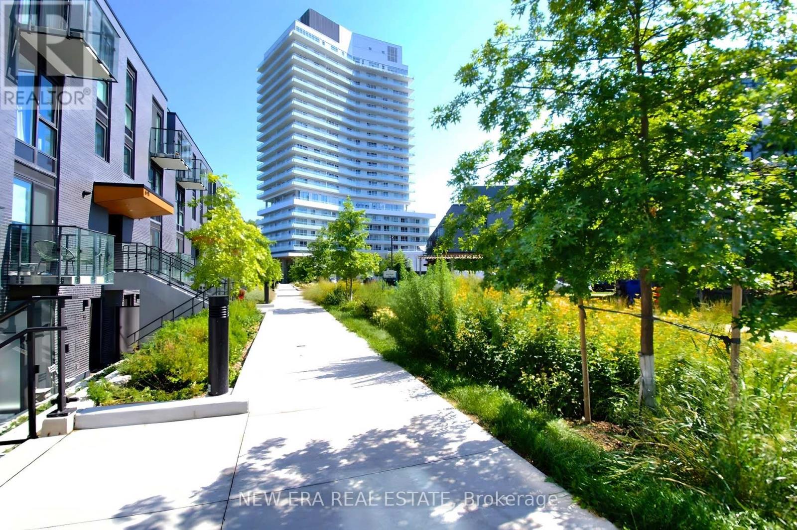 1904 20 Brin Dr, Toronto, ON M8X 0B2