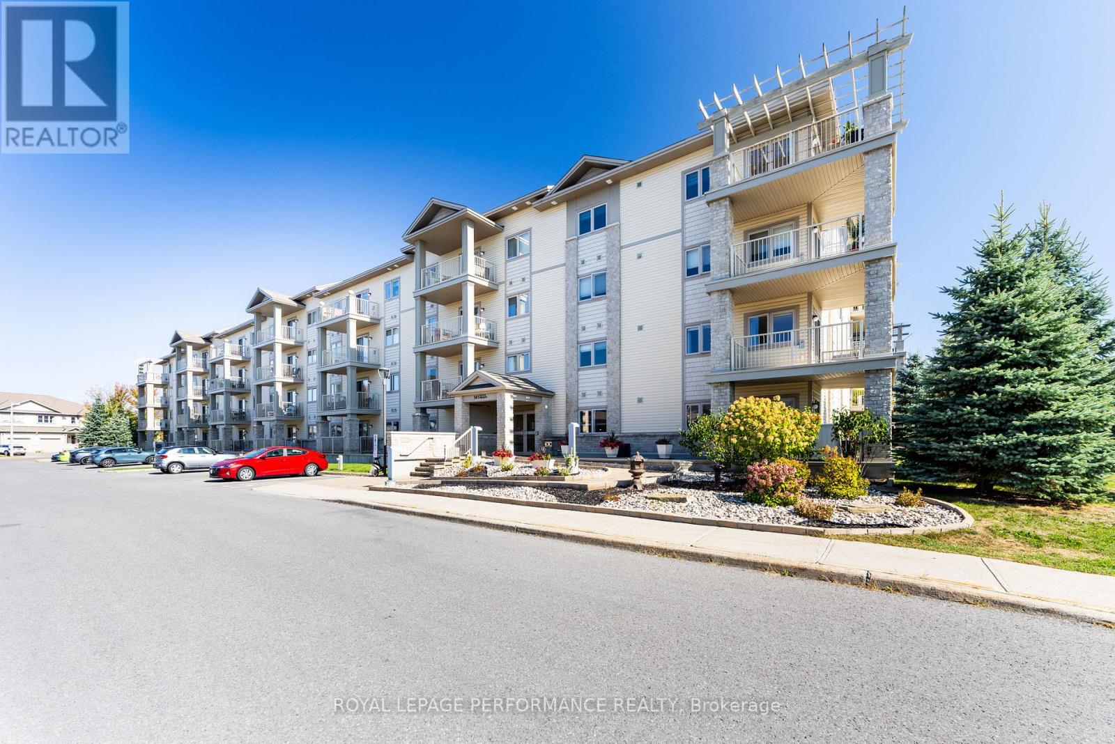 211 141 Potts Private, Ottawa, ON K4A 0X9
