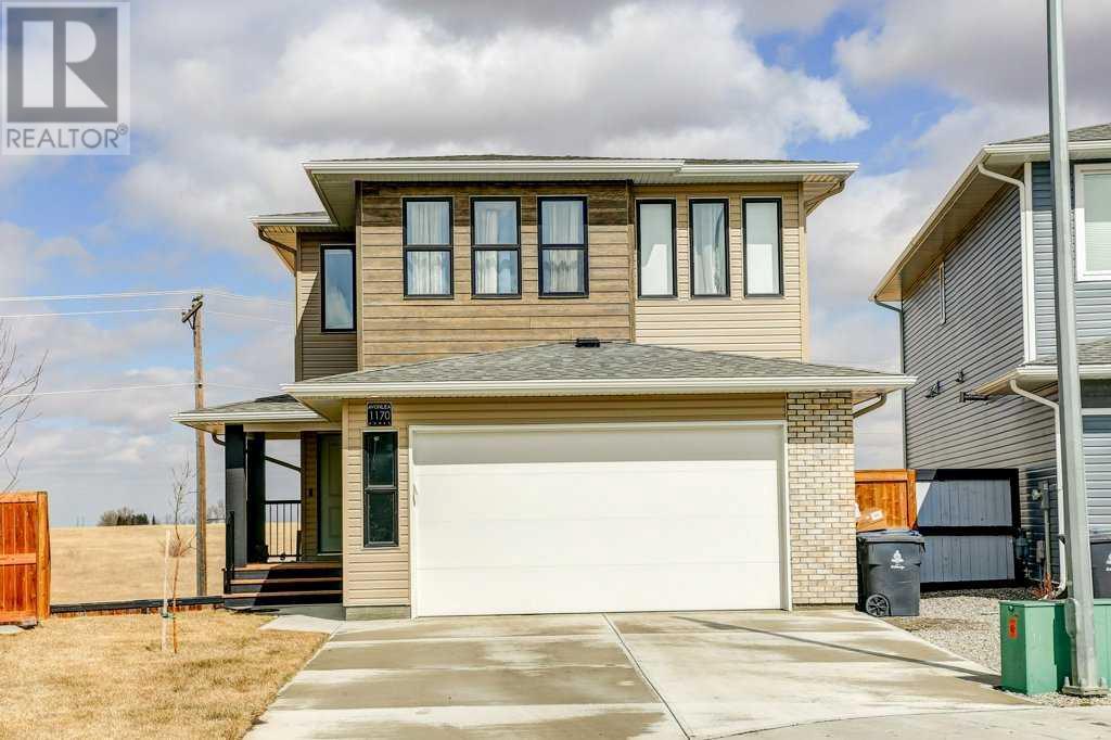1170 Pacific Cir W, Lethbridge, AB T1J 5V5
