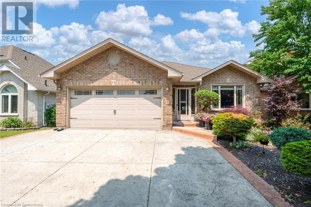 13 Loneoak Cres, Hamilton, ON L8J 2P4