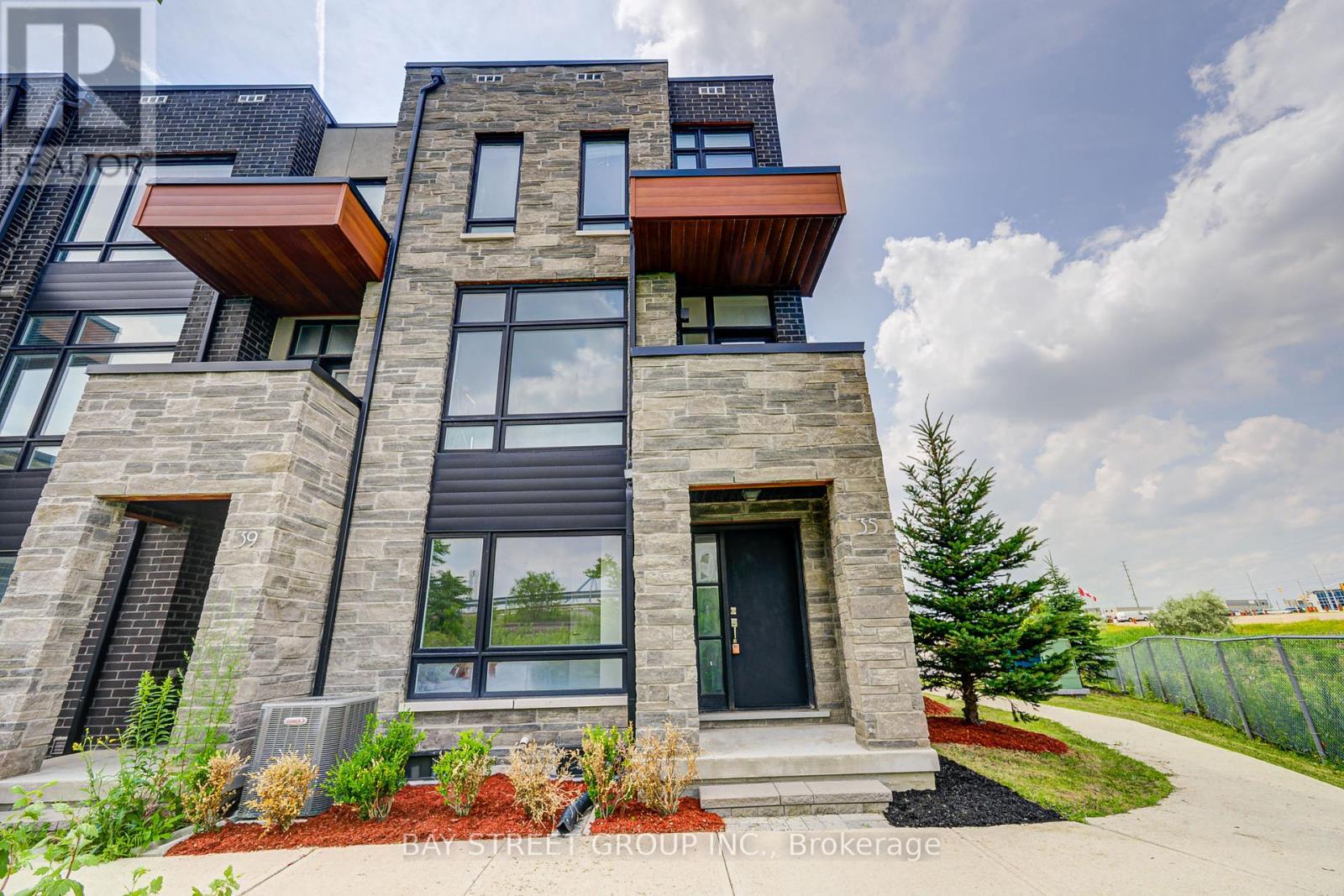 35 Carpaccio Ave, Vaughan, ON L4H 4R5
